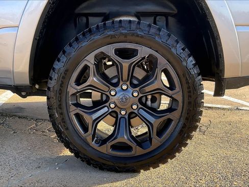 Used 2021 RAM 1500 Limited w/ Night Edition image 8