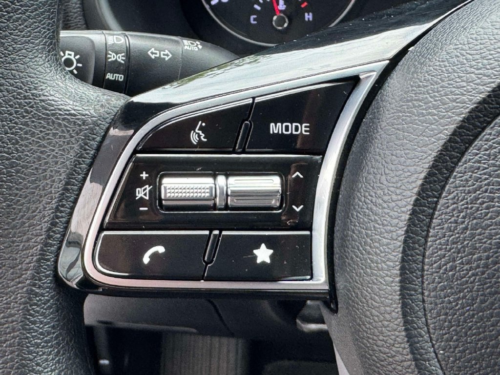 Used 2023 Kia Forte LXS w/ LXS Technology Package FWD image 17
