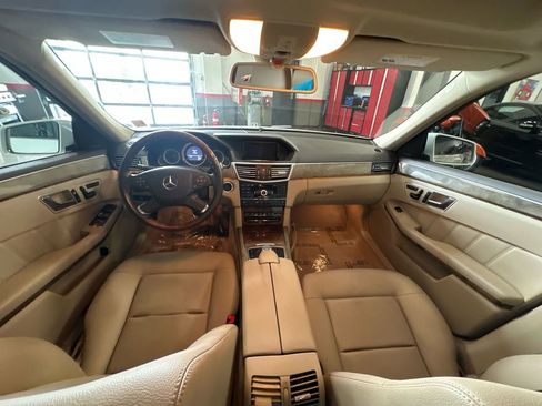Used 2010 Mercedes-Benz E 350 4MATIC Sedan image 16