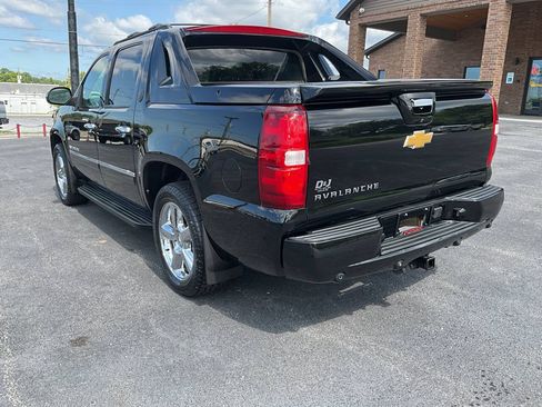 Used 2013 Chevrolet Avalanche LTZ AWD/4WD image 3