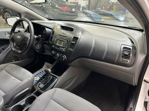 Used 2017 Kia Forte LX FWD image 14