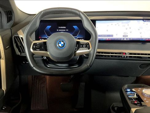 Used 2025 BMW iX xDrive50 w/ Sport Package image 4