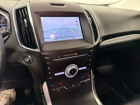 Used 2019 Ford Edge Titanium w/ Equipment Group 301A AWD/4WD image 18