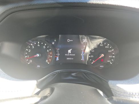 Used 2025 Jeep Compass Latitude w/ Sun & Sound Group AWD/4WD image 2