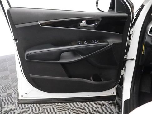 Used 2017 Kia Sorento AWD image 12