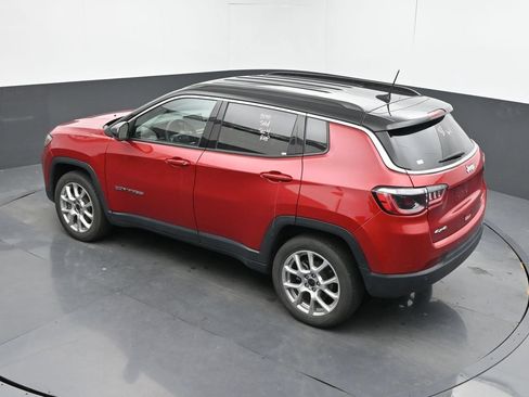 Used 2025 Jeep Compass Limited AWD/4WD image 19