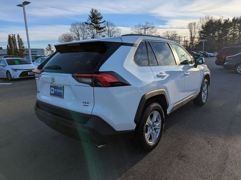 Used 2021 Toyota RAV4 XLE w/ Convenience Package image 6