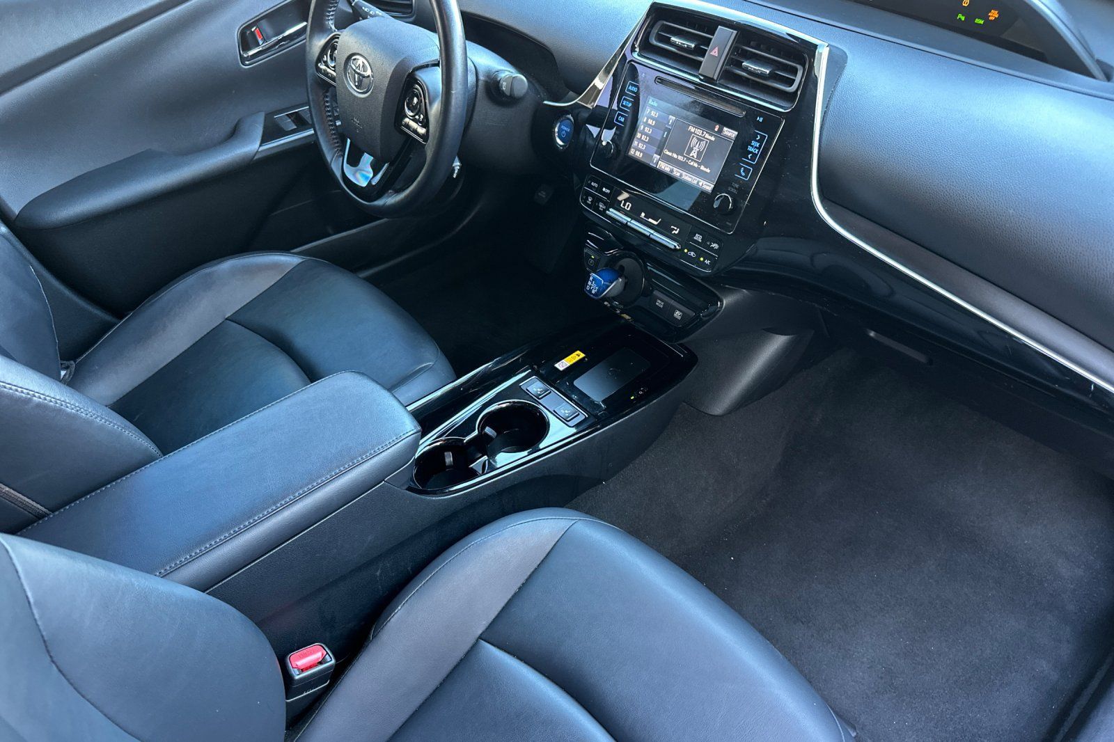Used 2019 Toyota Prius XLE FWD image 19