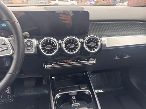 Used 2022 Mercedes-Benz GLB 250 image 20