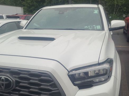 Used 2023 Toyota Tacoma TRD Sport w/ Black Out Package (TMS) AWD/4WD image 2