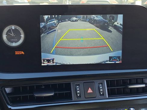 Used 2022 Lexus ES 300h w/ Premium Package FWD image 24
