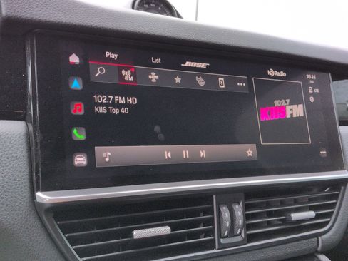 Certified 2022 Porsche Cayenne Platinum Edition w/ Premium Package image 19