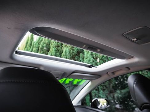 Used 2016 Toyota Prius Four w/ Advanced Technology Package image 20