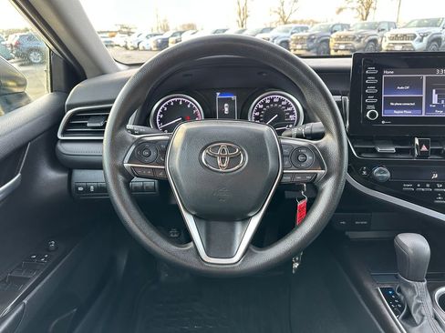 Used 2023 Toyota Camry LE image 19