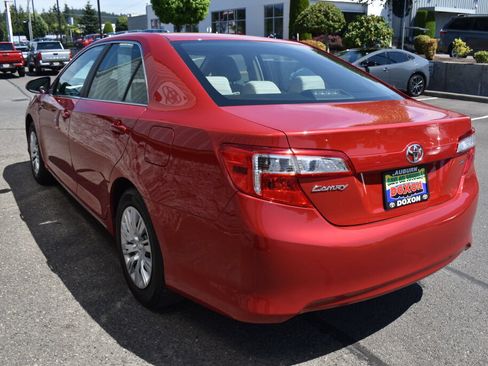 Used 2012 Toyota Camry LE FWD image 7