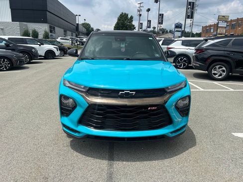 Used 2021 Chevrolet TrailBlazer RS w/ Technology Package FWD image 2