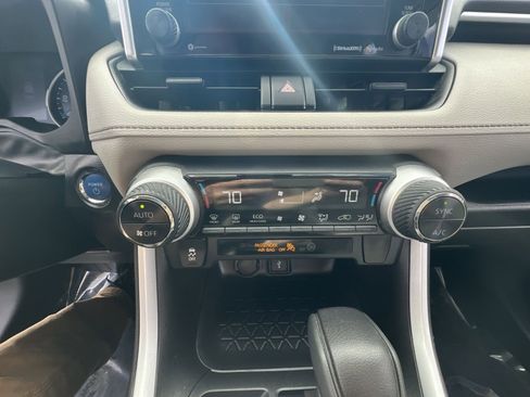 Used 2021 Toyota RAV4 XLE w/ Convenience Package image 20