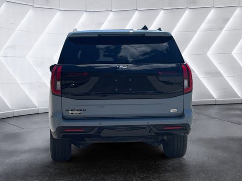 Used 2025 Ford Expedition Platinum w/ Stealth Performance Package AWD/4WD image 5