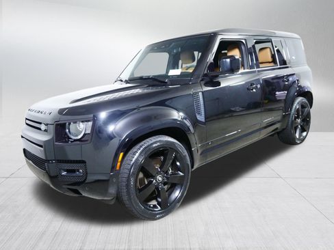 Used 2023 Land Rover Defender 110 V8 AWD/4WD image 3