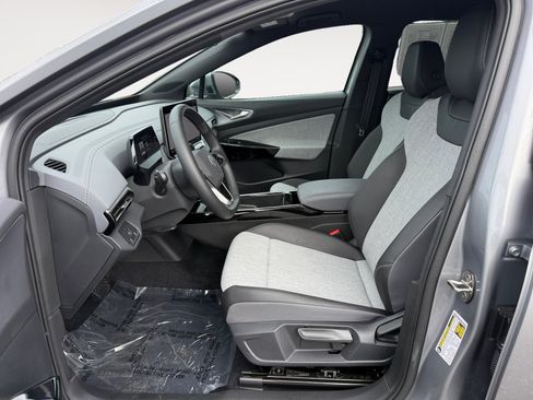 Certified 2025 Volkswagen ID.4 Pro RWD image 10