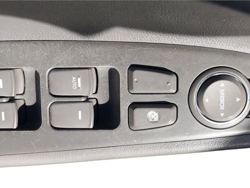 Used 2012 Hyundai Sonata GLS image 16