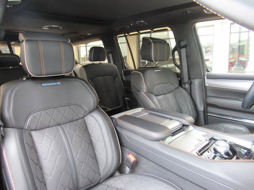 Used 2023 Jeep Grand Wagoneer Series III AWD/4WD image 10