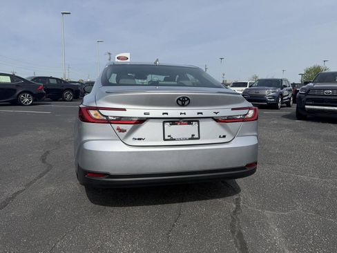 Used 2025 Toyota Camry LE w/ Convenience Package image 6