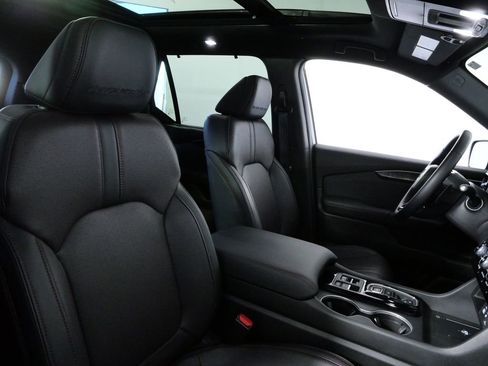 Used 2025 Honda Pilot Black Edition image 13
