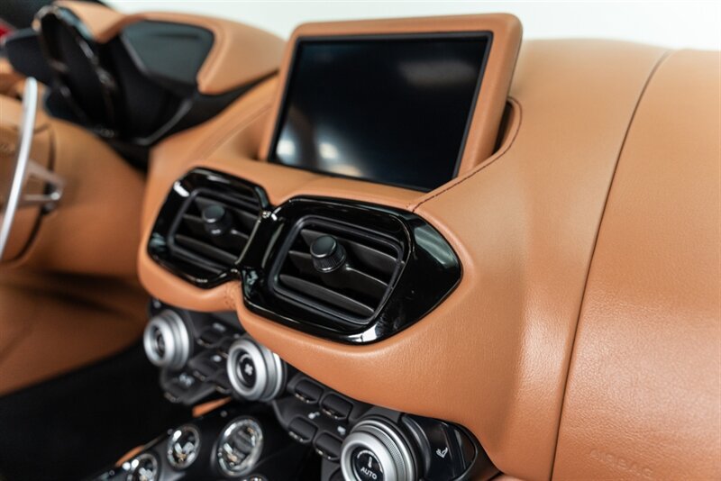 Used 2020 Aston Martin V8 Vantage Coupe RWD image 63