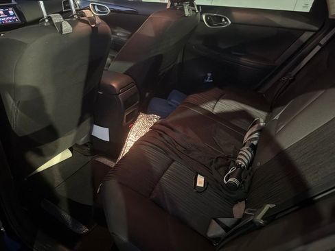 Used 2019 Nissan Sentra SV FWD image 8