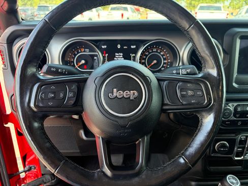 Used 2021 Jeep Gladiator Sport AWD/4WD image 20
