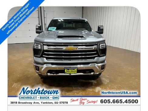 Used 2024 Chevrolet Silverado 2500 LTZ w/ LTZ Convenience Package image 9