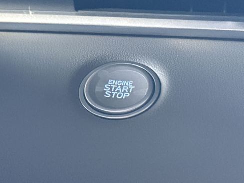 New 2025 Hyundai Elantra Sport FWD image 17