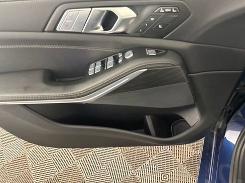 Used 2022 BMW X7 xDrive40i w/ Premium Package AWD/4WD image 18