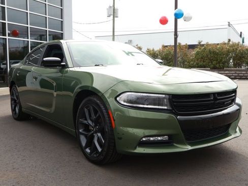 Used 2022 Dodge Charger SXT w/ Driver Convenience Group image 3