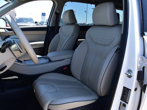 Used 2023 Hyundai Palisade Limited FWD image 17