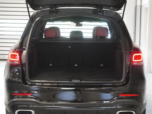 Used 2021 Mercedes-Benz GLC 300 4MATIC image 29