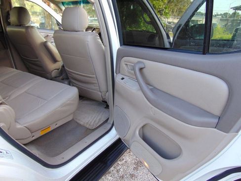 Used 2005 Toyota Sequoia SR5 image 27