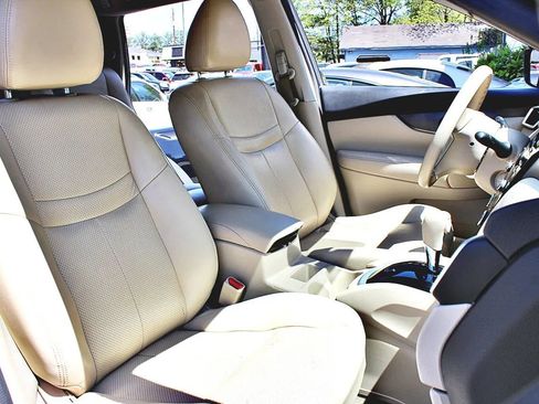 Used 2014 Nissan Rogue SV image 28