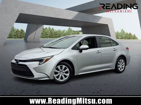 Used 2023 Toyota Corolla SE image 1