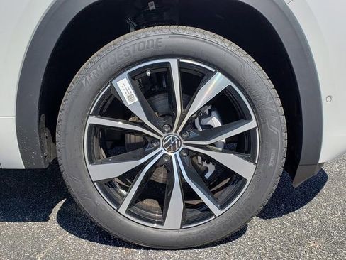 New 2026 Volkswagen Atlas Cross Sport SEL Premium R-Line AWD/4WD image 12
