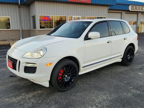 Used 2010 Porsche Cayenne GTS image 10