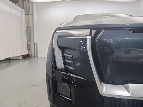 New 2025 GMC Sierra EV Denali image 32