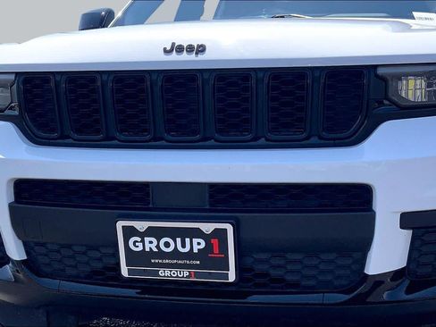 Used 2023 Jeep Grand Cherokee L Laredo AWD/4WD image 30