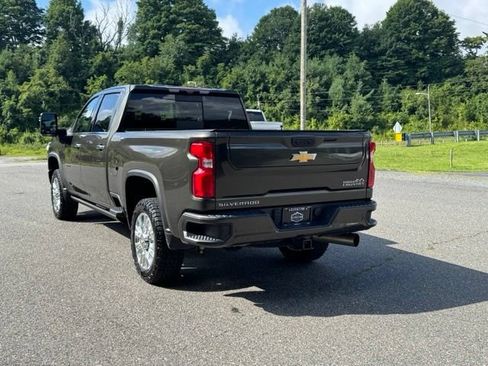 Certified 2022 Chevrolet Silverado 2500 High Country w/ Z71 Off-Road Package AWD/4WD image 5