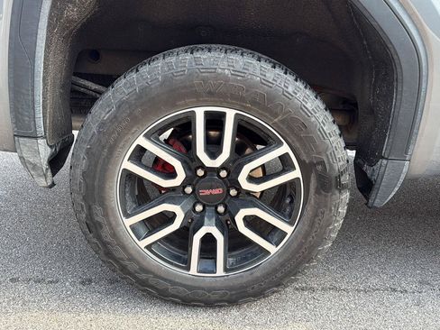 Used 2019 GMC Sierra 1500 AT4 w/ Driver Alert Package I AWD/4WD image 13