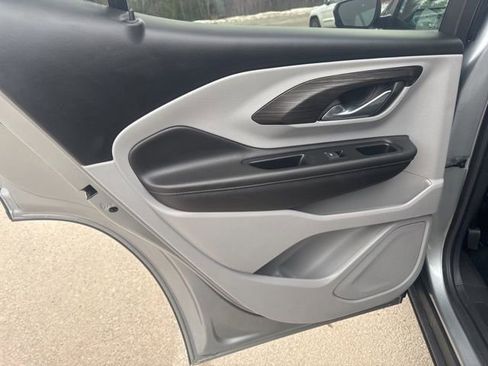 Used 2023 GMC Terrain SLE image 20