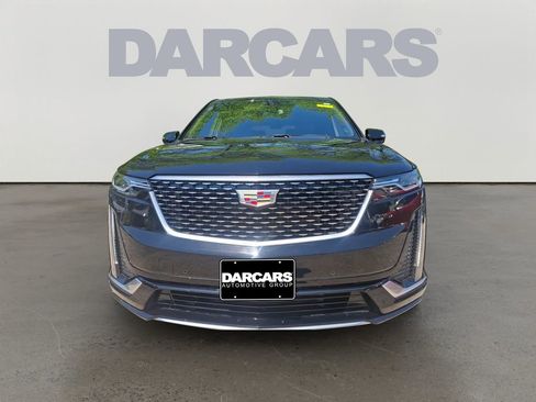 Used 2025 Cadillac XT6 Premium Luxury AWD/4WD image 2