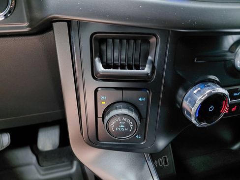 Certified 2025 Ford F150 Tremor AWD/4WD image 36