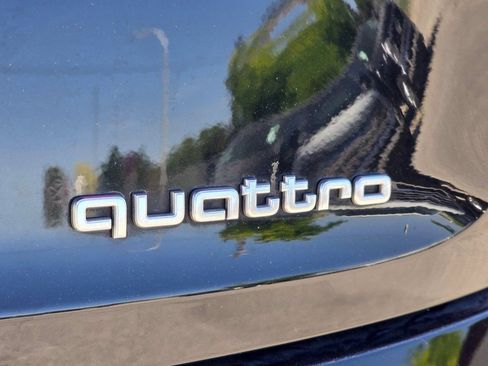 Used 2022 Audi e-tron Premium AWD/4WD image 23